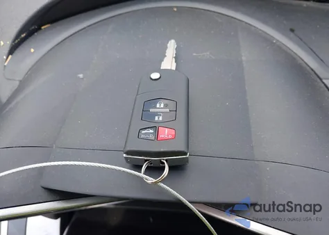 2011 Mazda Mazda3 S Sport z USA, uszkodzony, nr VIN JM1BL1U56B1487293